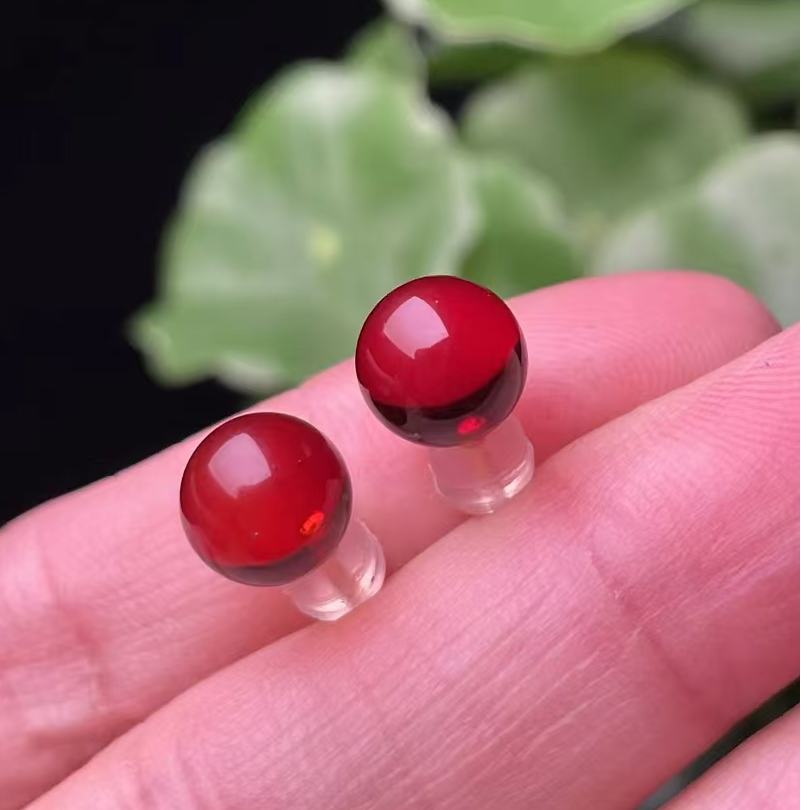 缅甸原矿 18K金镶血珀耳钉7mm
