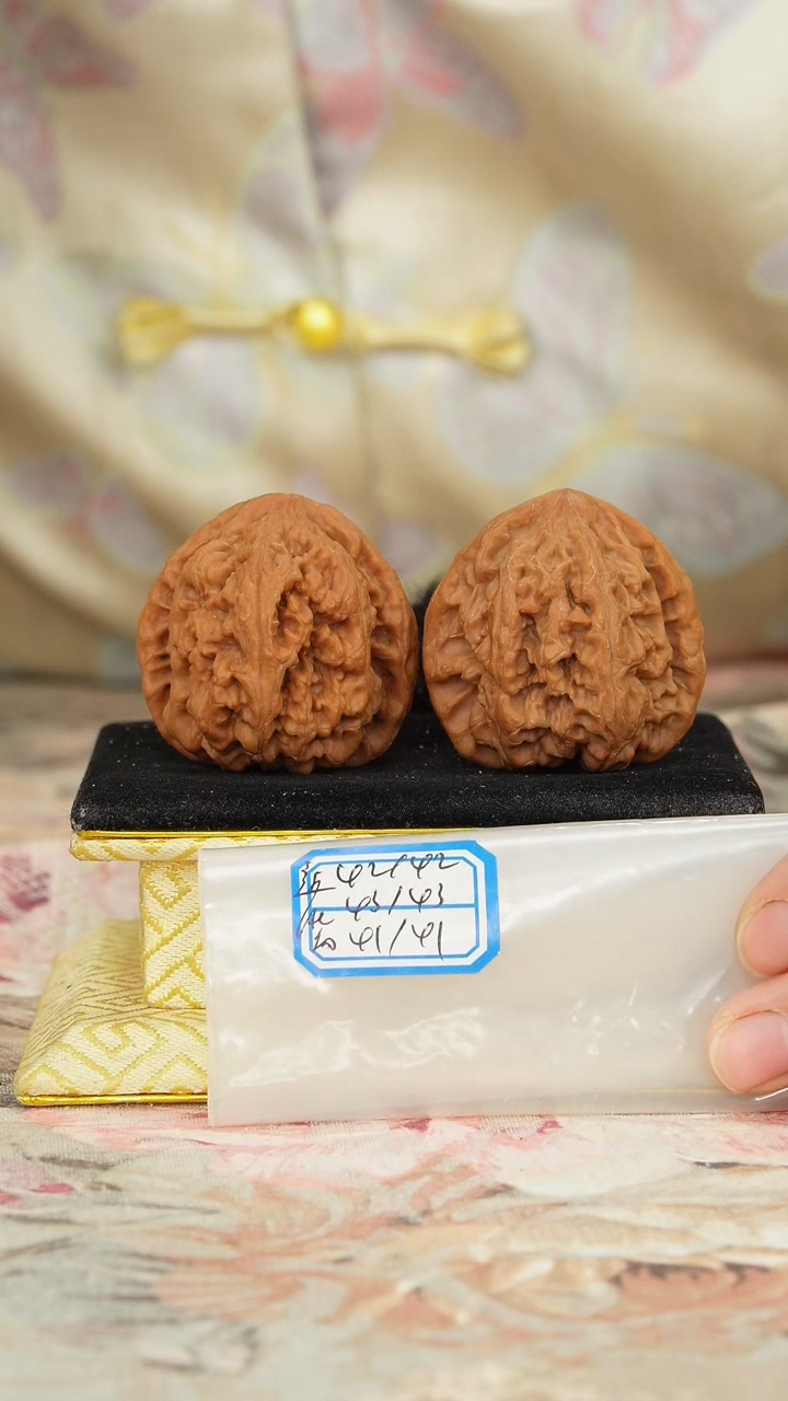 【闪购商品】文玩核桃把件非嫁接大粗筋