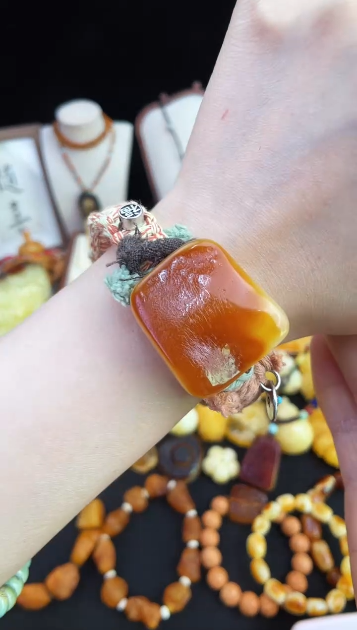 琥珀未镶嵌珠宝奇石柒月