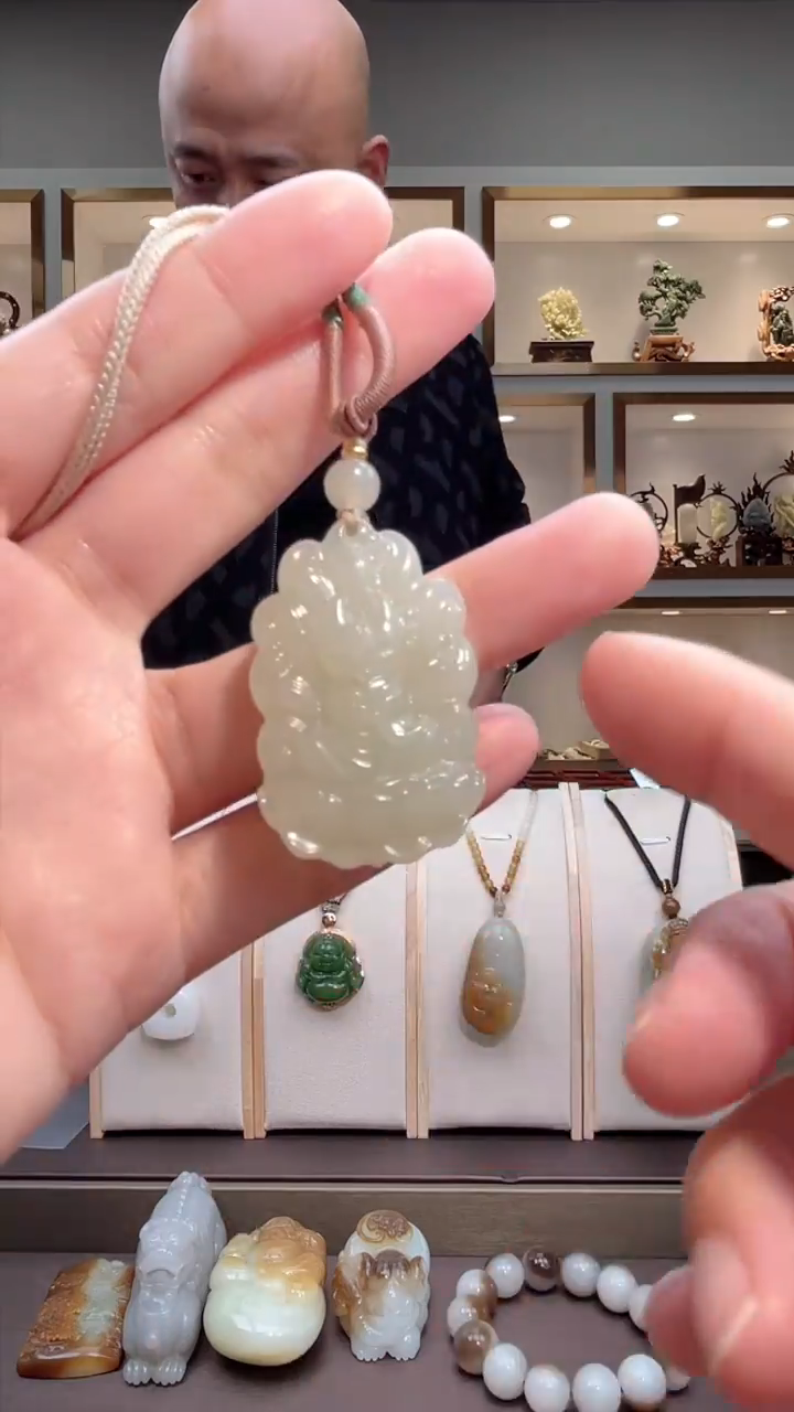 颈饰未镶嵌和田玉苏