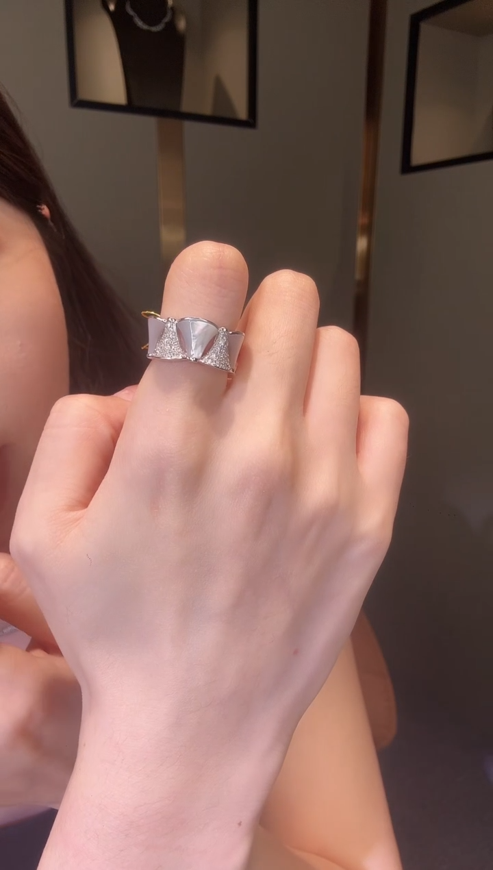 铂Pt950镶嵌戒指钻石银杏戒指