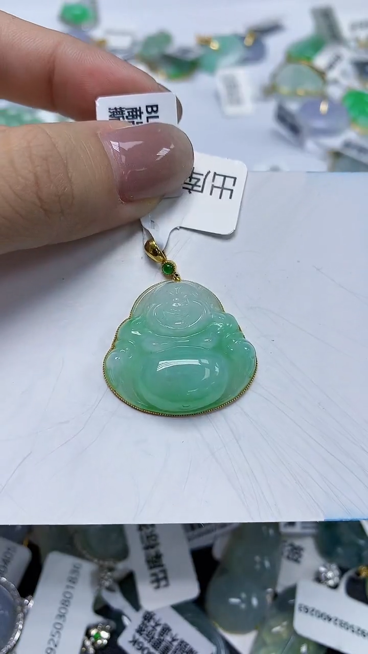 翡翠18K金镶嵌颈饰天然缅甸翡翠A货