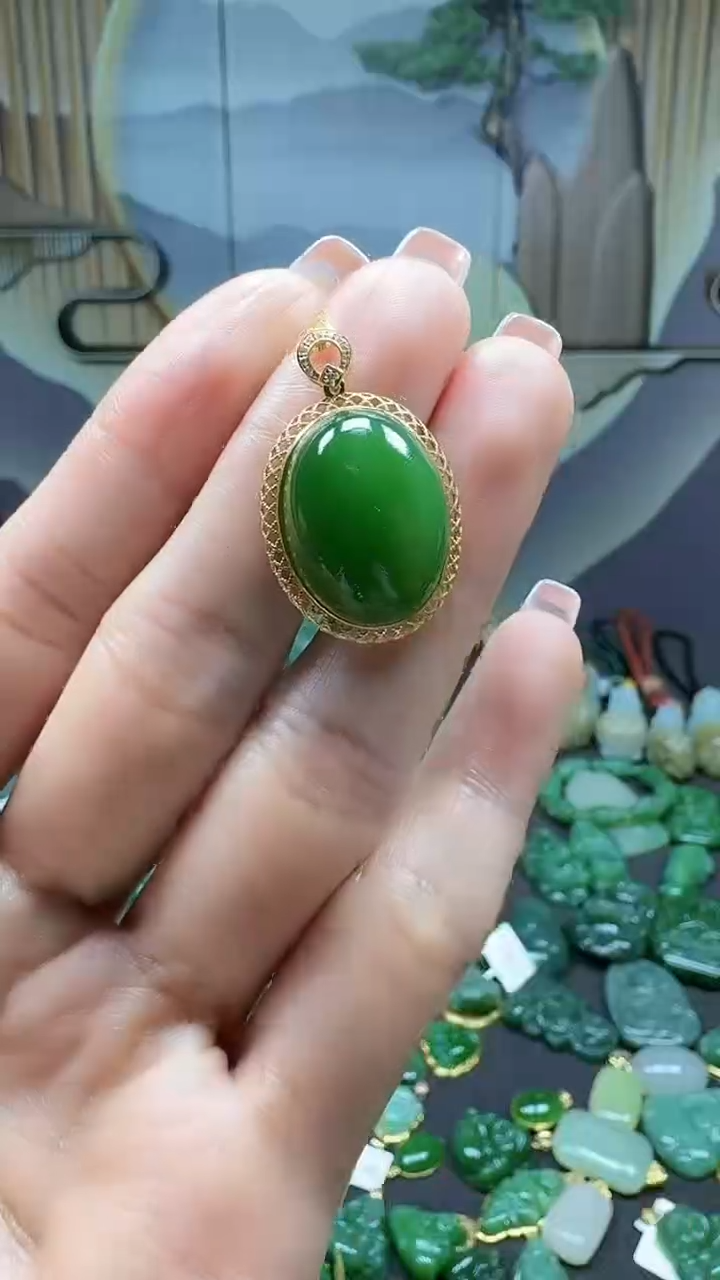 【闪购商品】和田玉挂件18K金镶嵌1