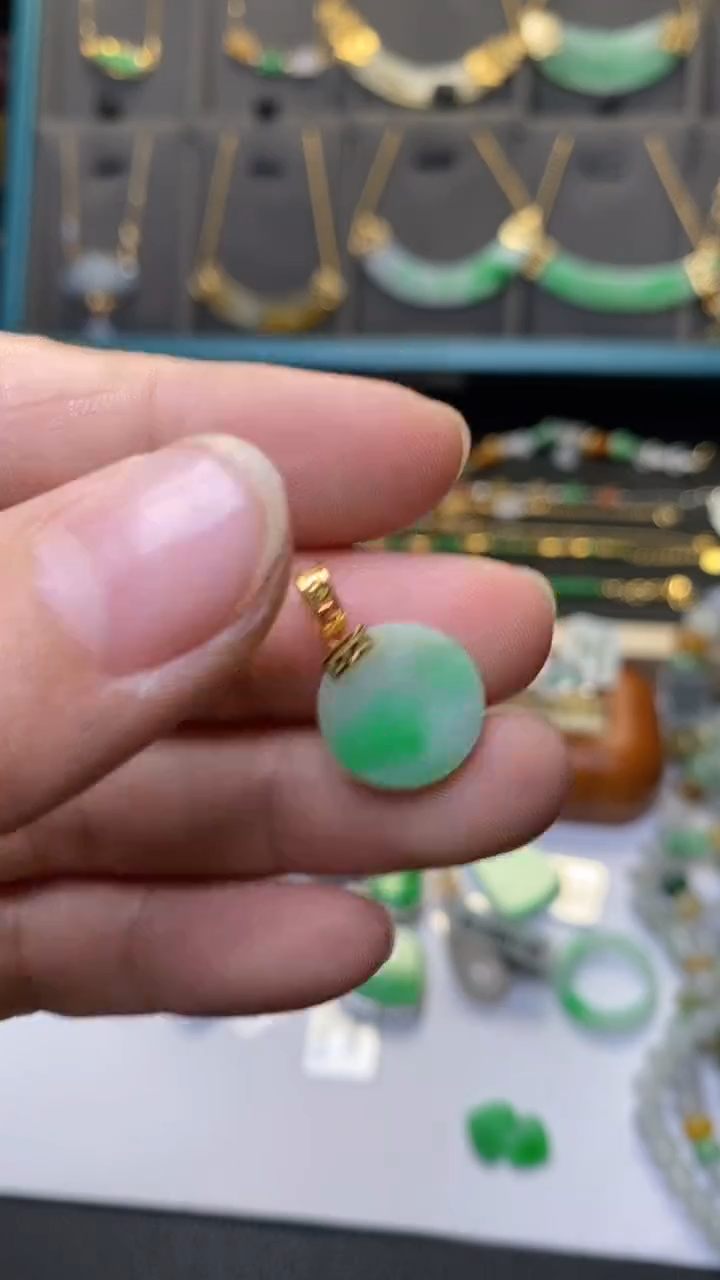 颈饰未镶嵌翡翠40210