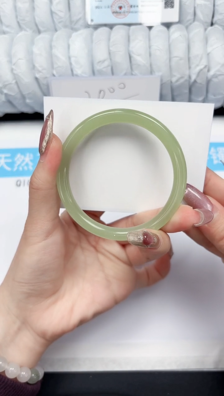 【闪购商品】石英质玉手镯未镶嵌38-58.3