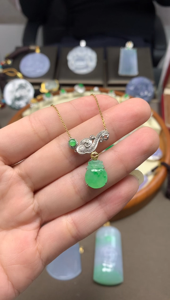 【闪购商品】翡翠吊坠(不含链)18K金镶嵌链子