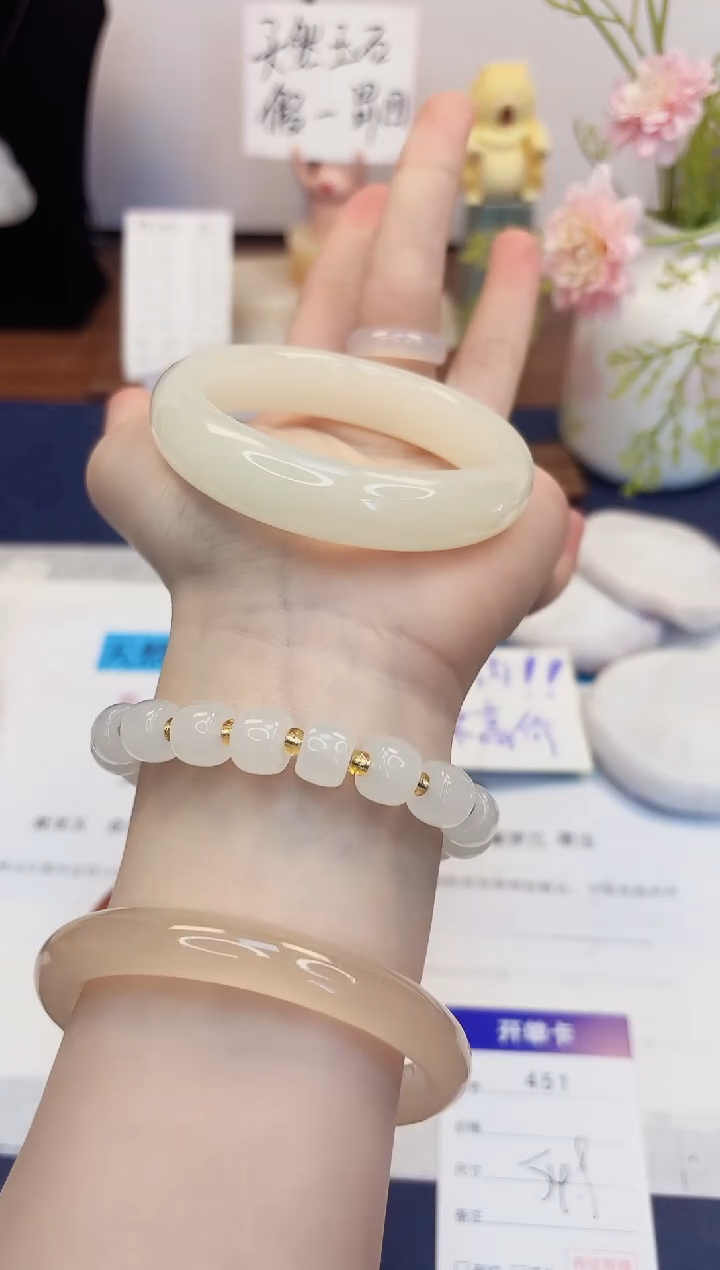 【闪购商品】石英质玉手镯未镶嵌451-玉兰白-圈口54