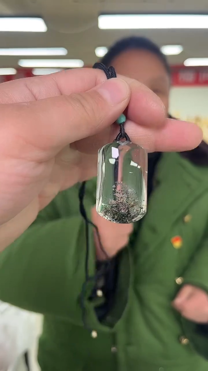 【闪购商品】水晶吊坠(赠链)未镶嵌天然绿幽灵无事牌多样性发一mm