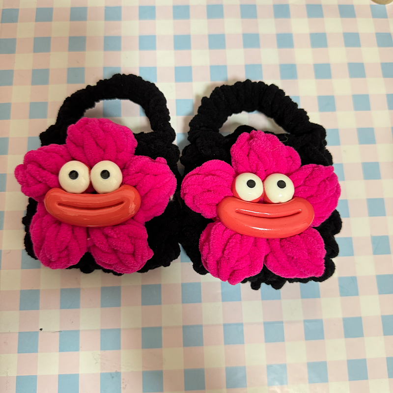 成品香肠嘴毛绒耳机包手工编织丑萌可爱大眼睛大嘴巴耳机包