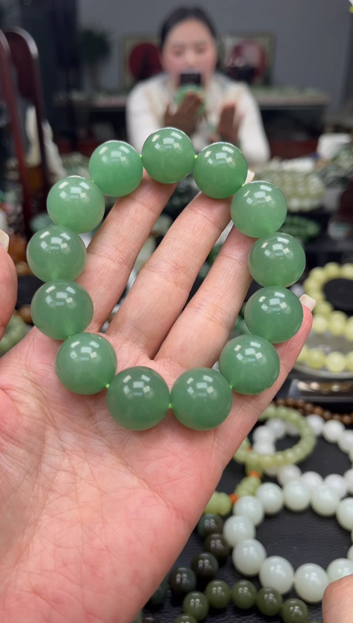 【闪购商品】东陵石手串未镶嵌新疆阿克苏翠玉卡18