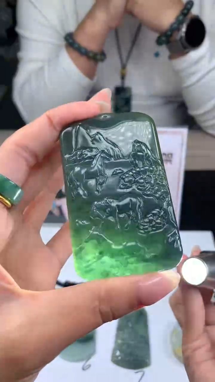 【闪购商品】定制翡翠未镶嵌不退不换CMH1件-A