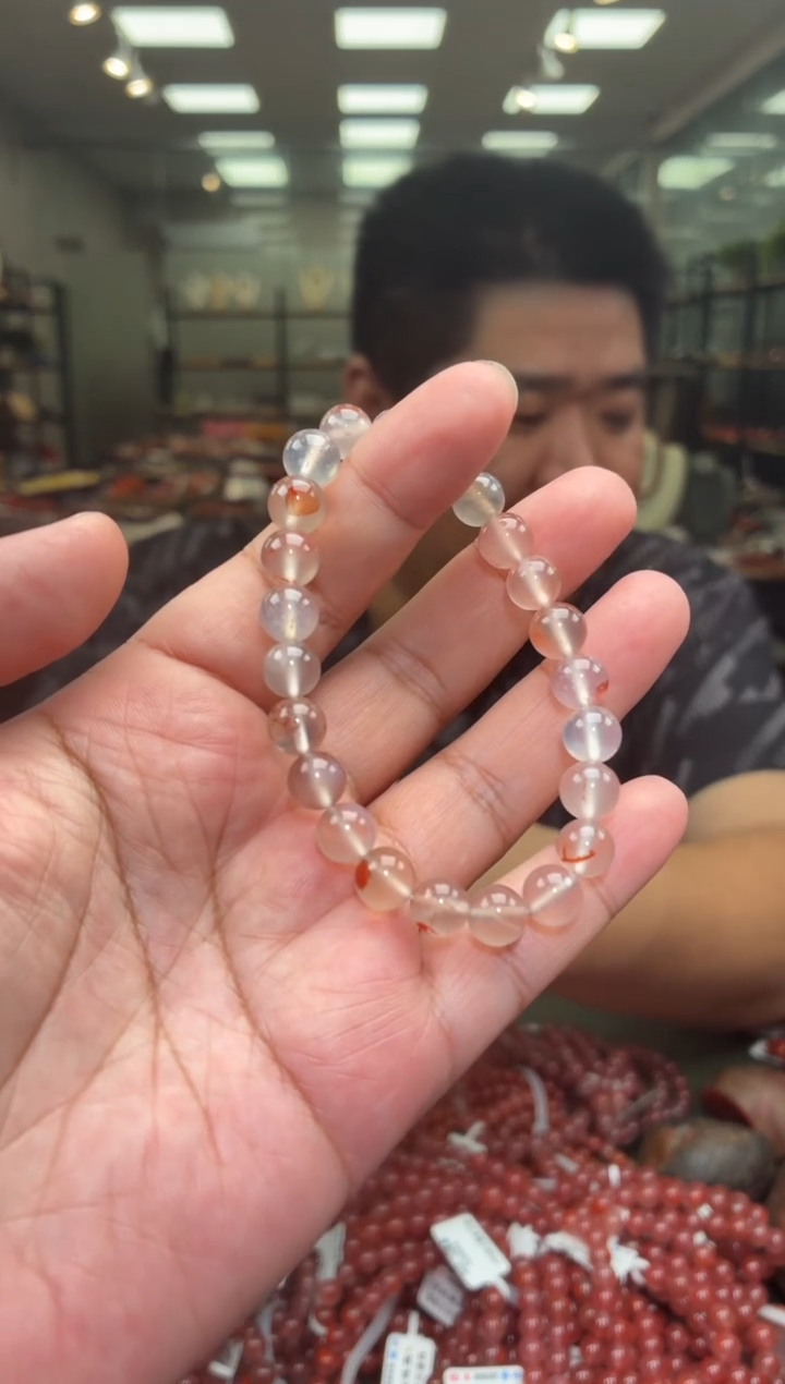 玛瑙/玉髓手串未镶嵌单圈手串一条约8mm多样性发货