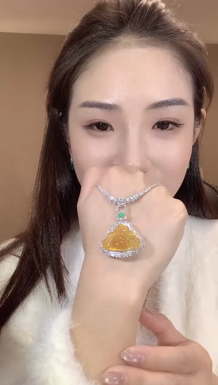 【闪购商品】翡翠吊坠(不含链)18K金镶嵌C35