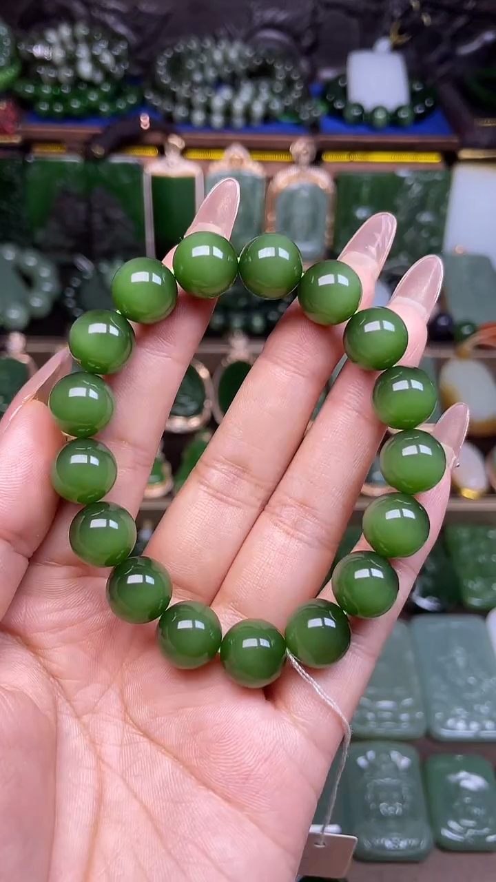 颈饰未镶嵌和田玉冰绿猫手串卡12