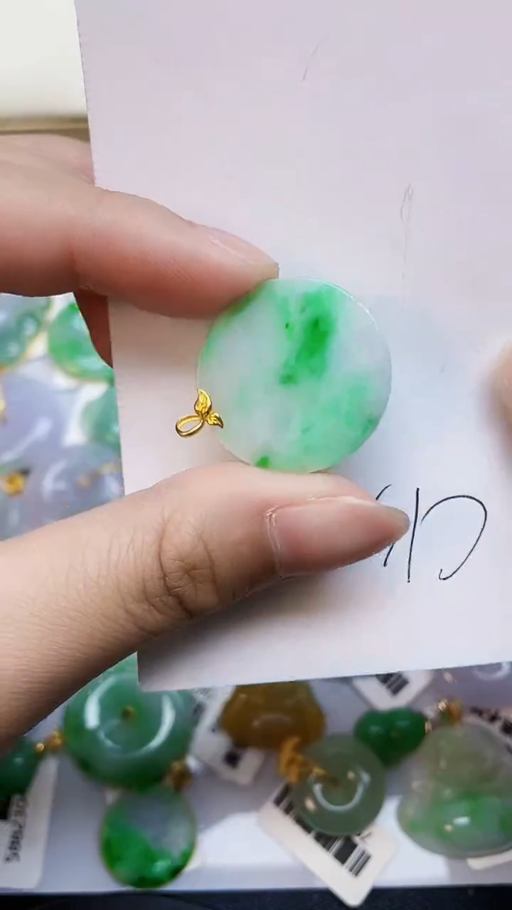 翡翠18K金镶嵌颈饰00000000000