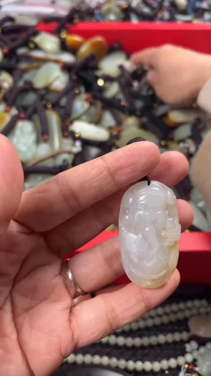 【闪购商品】和田玉颈饰未镶嵌多样性发货没有证书拍一发一有瑕