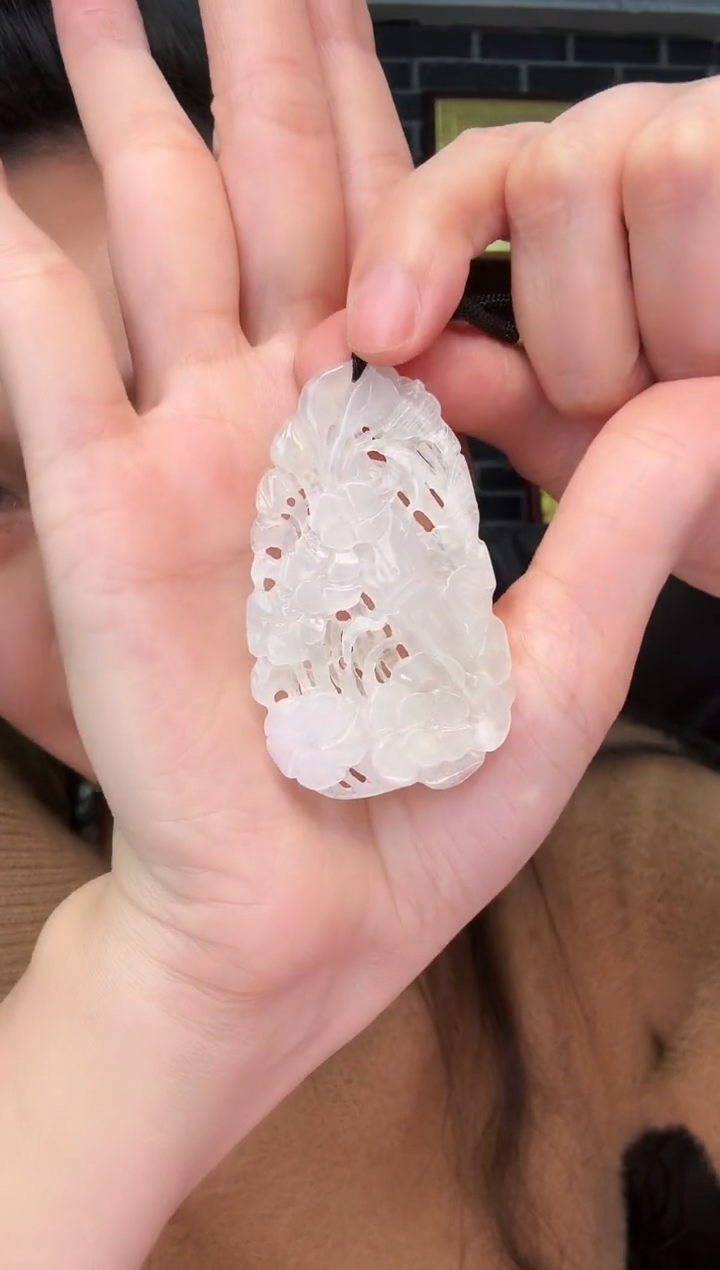 颈饰未镶嵌翡翠牌子