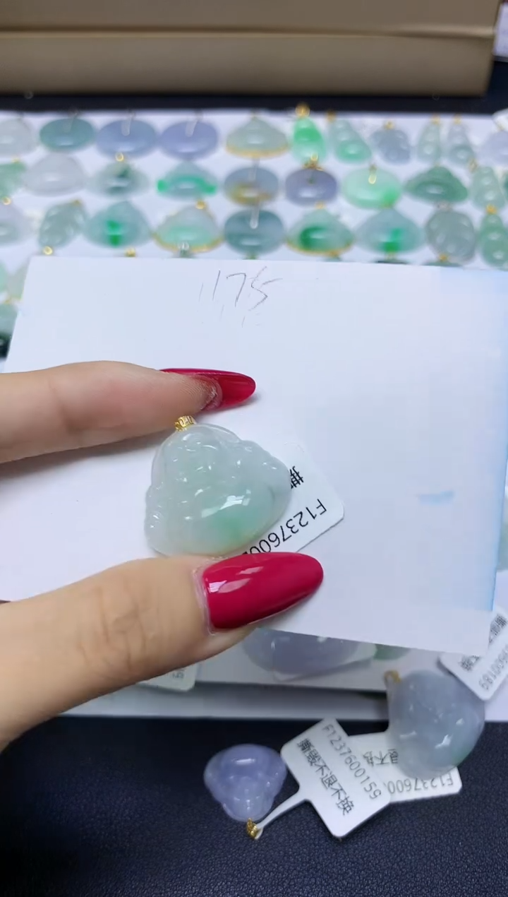 颈饰18K金镶嵌翡翠天然缅甸A货翡翠百元以上9元证书费自理