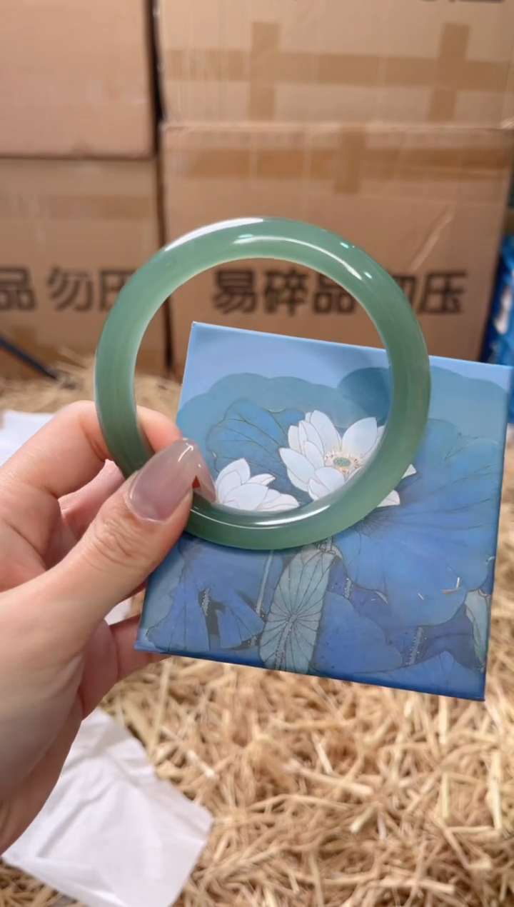 未镶嵌手镯石英质玉HEHUA64 HUSHUI