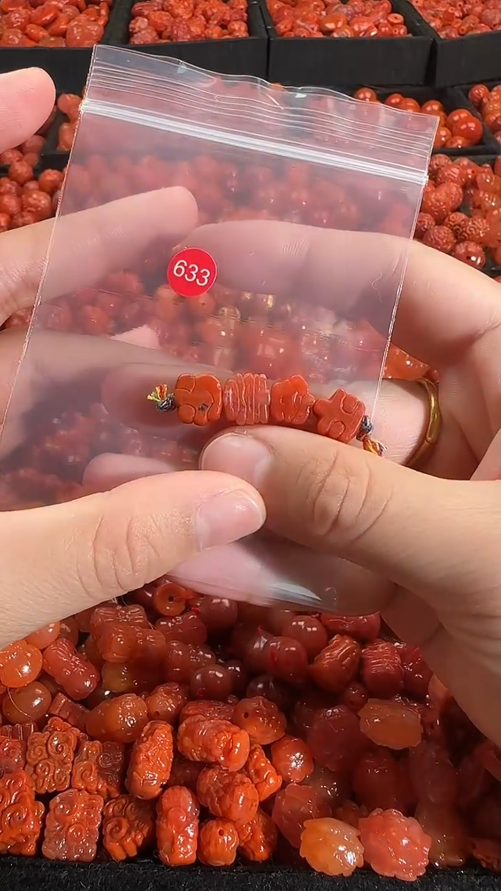 颈饰未镶嵌南红玛瑙1