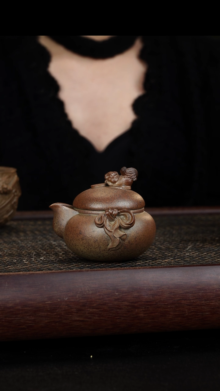 紫砂茶宠柴烧松鼠宝瓶