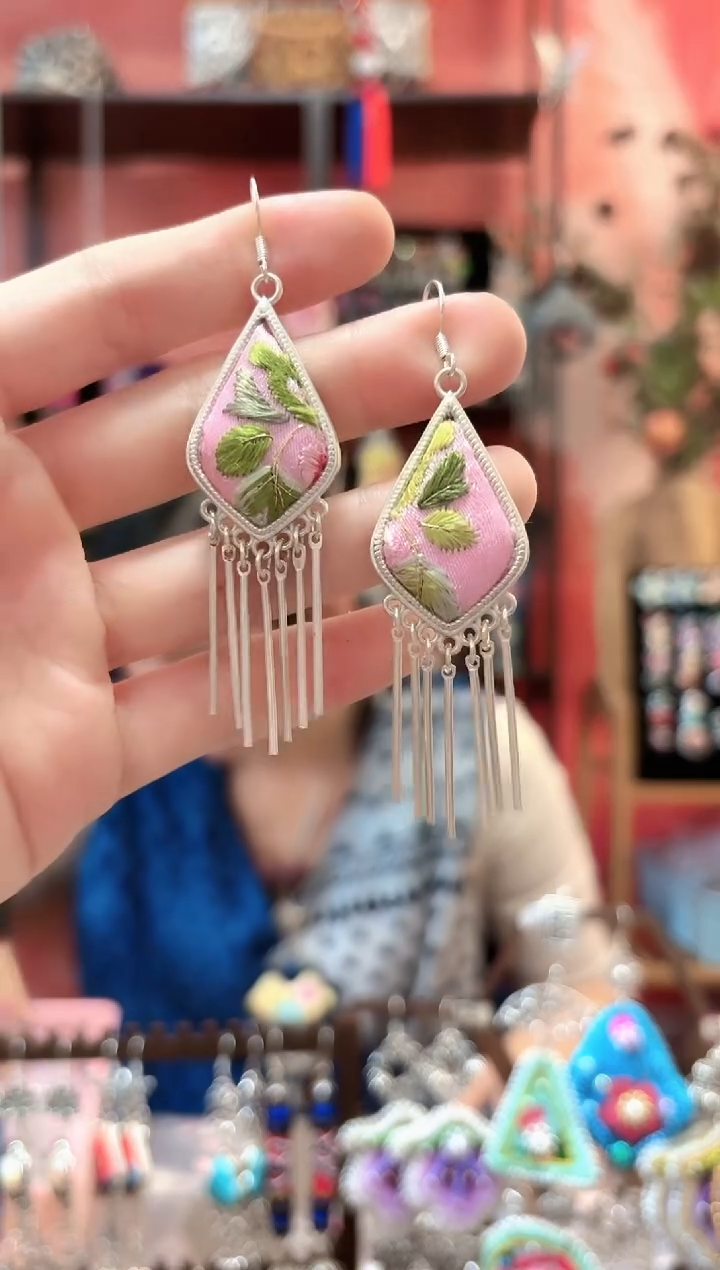 织绣云织谣民族风精美饰品  145