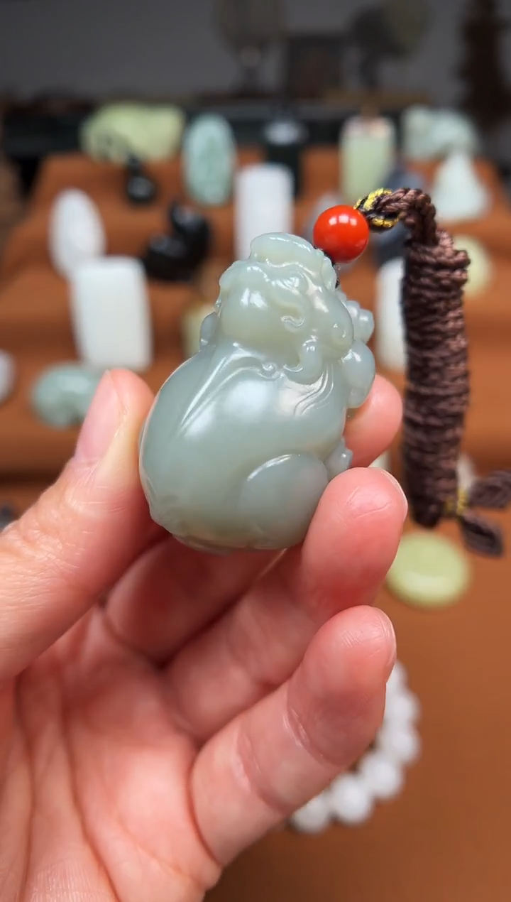 颈饰未镶嵌和田玉貔貅