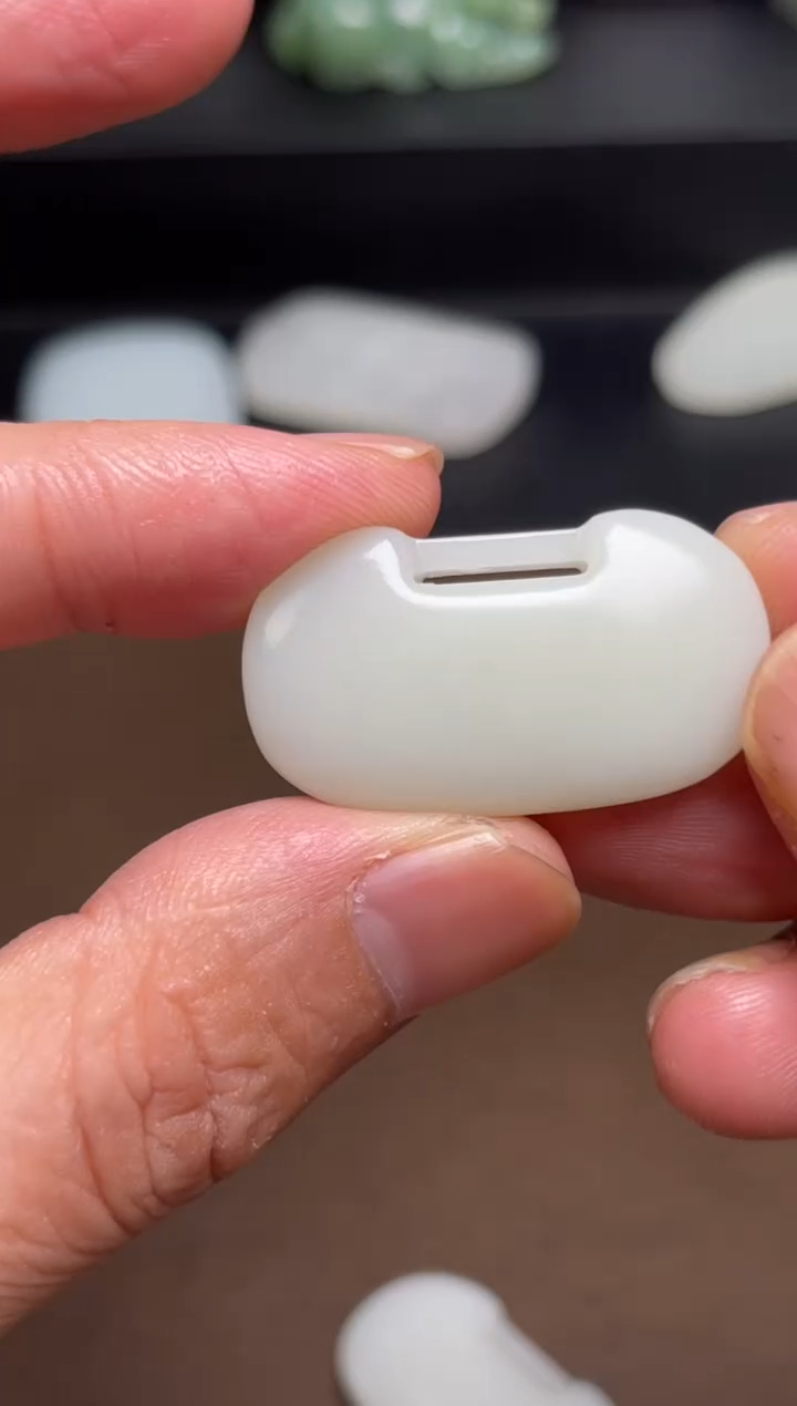 和田玉未镶嵌颈饰21