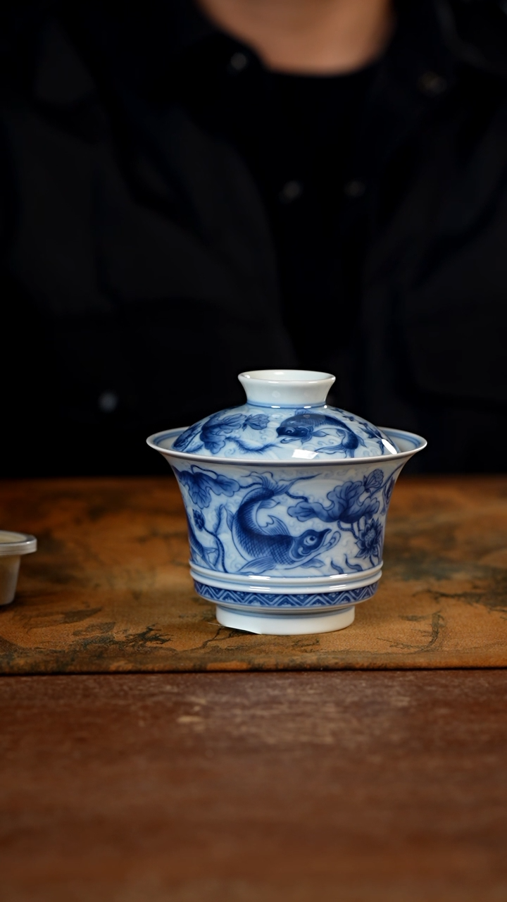 【闪购商品】杯望月怀古青花鱼藻马蹄盖碗