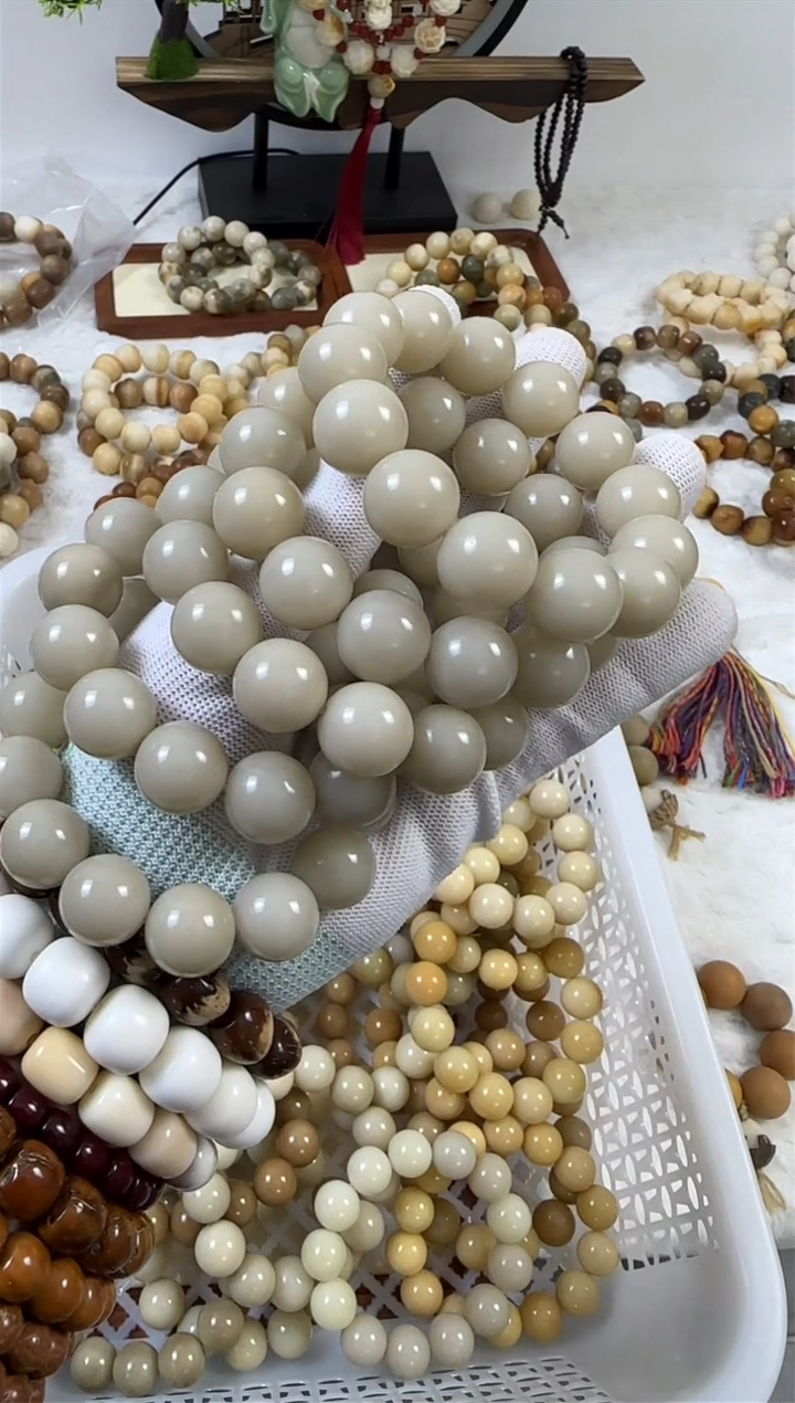 【闪购商品】白玉菩提手串17灰色汤圆