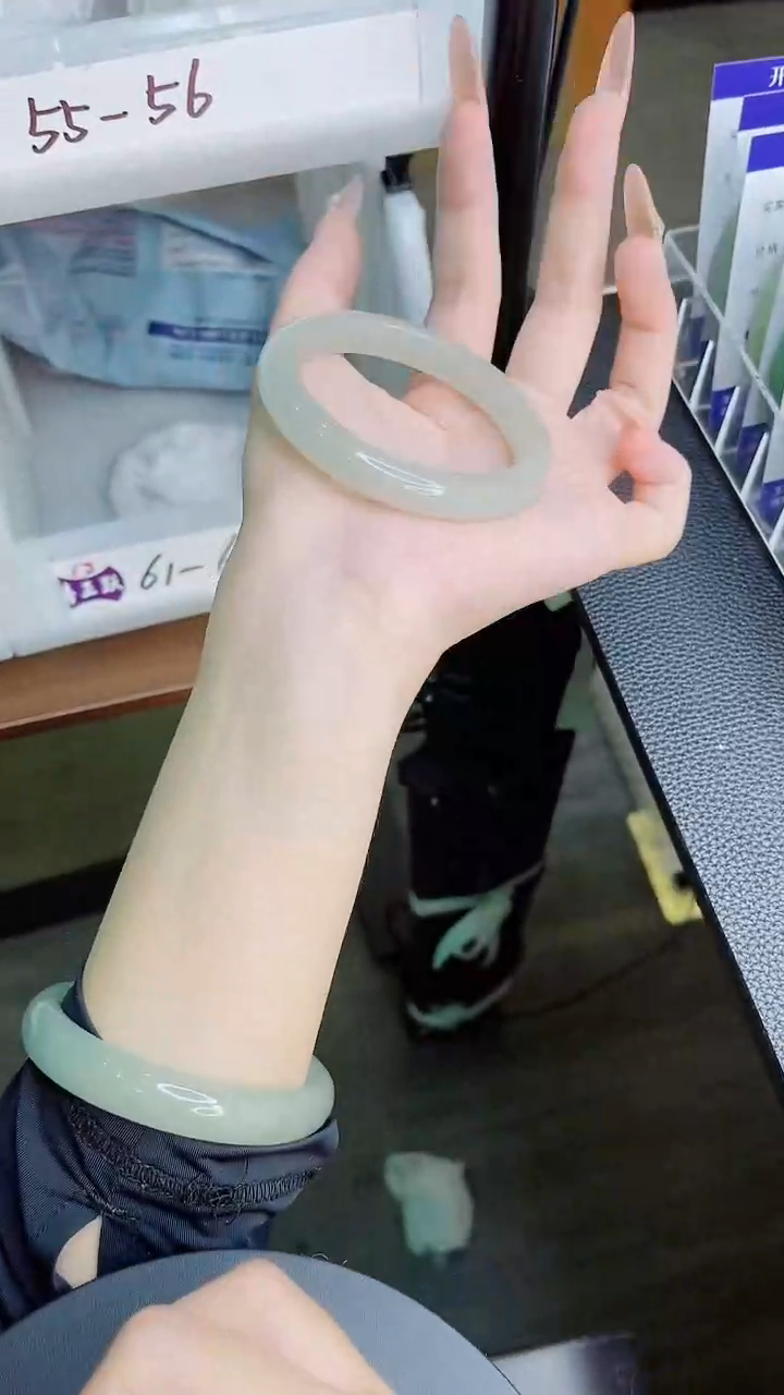 未镶嵌手镯石英质玉131-56