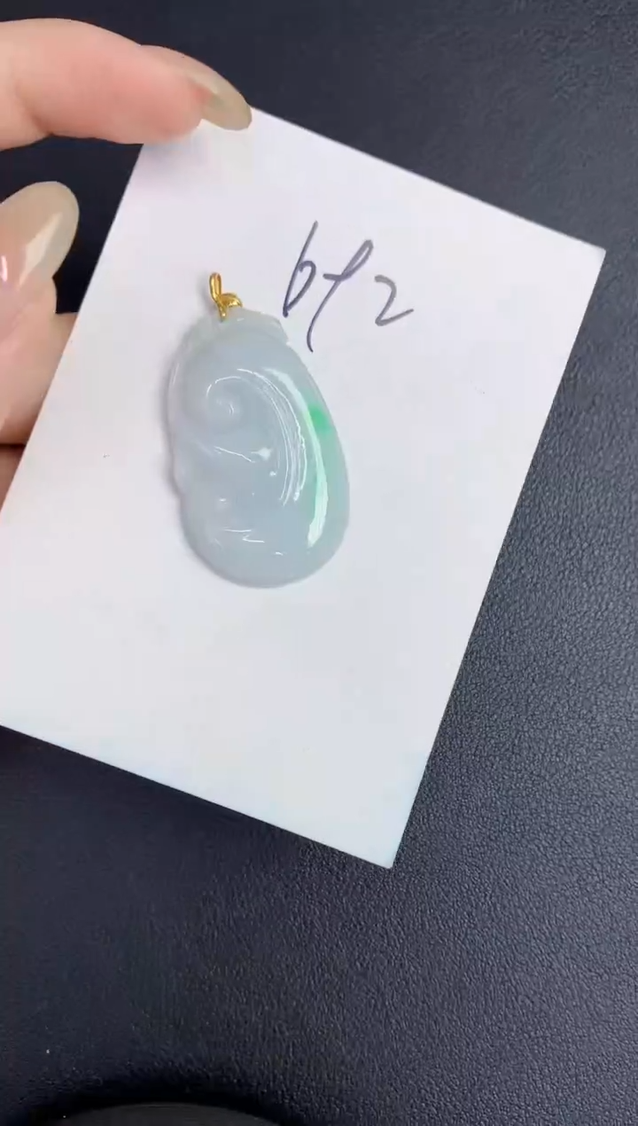 翡翠18K金镶嵌颈饰缅甸天然翡翠A货