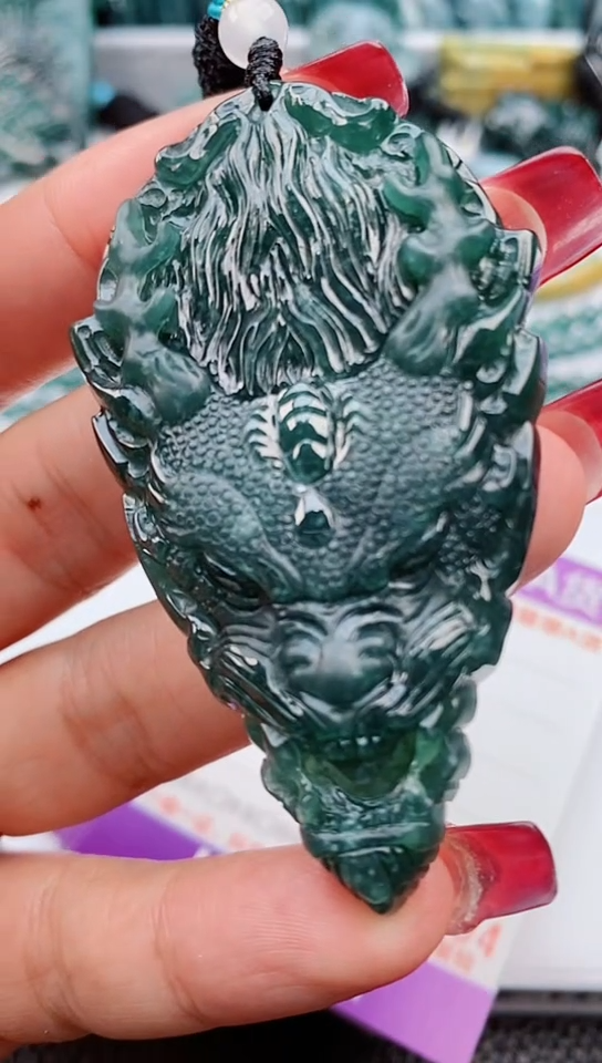 【闪购商品】翡翠颈饰未镶嵌             
