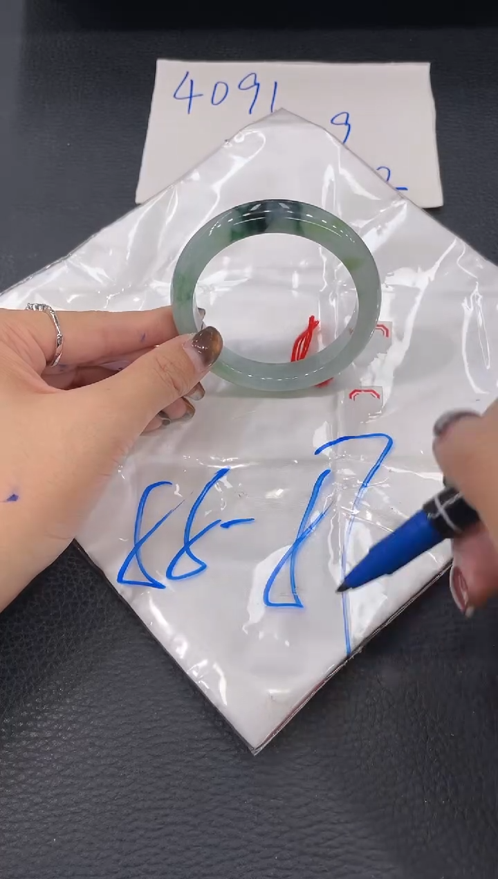 【闪购商品】翡翠手镯未镶嵌手镯