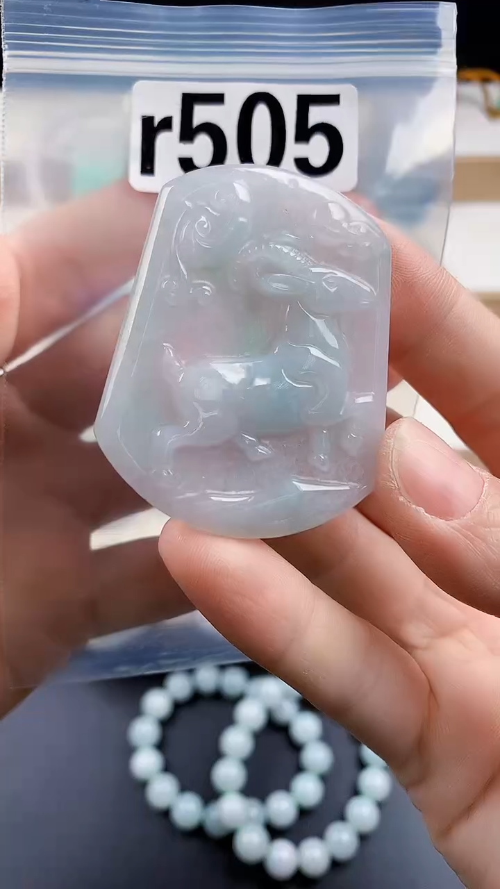 颈饰未镶嵌翡翠天然翡翠吊坠挂件