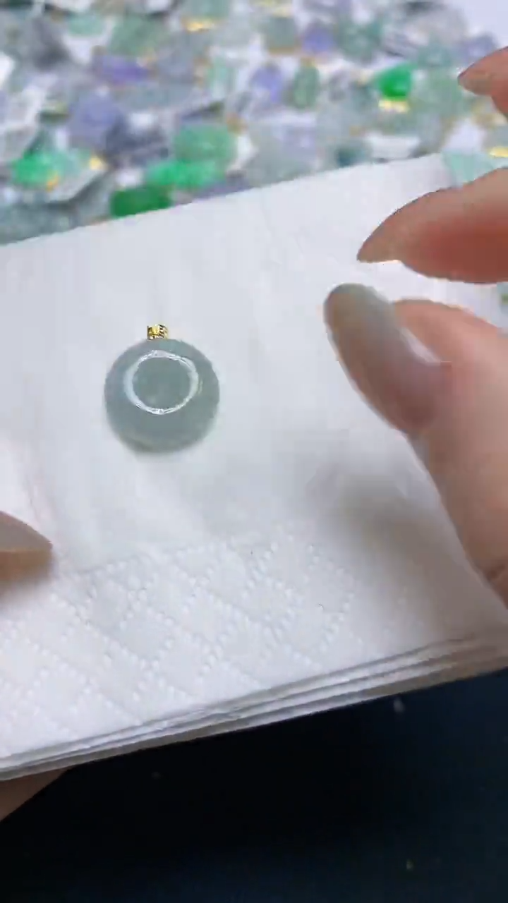 翡翠18K金镶嵌颈饰天然缅甸A货翡翠