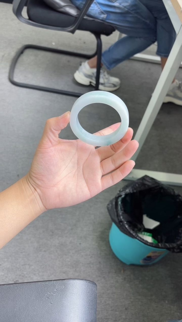 未镶嵌手镯定制翡翠浩***?手镯