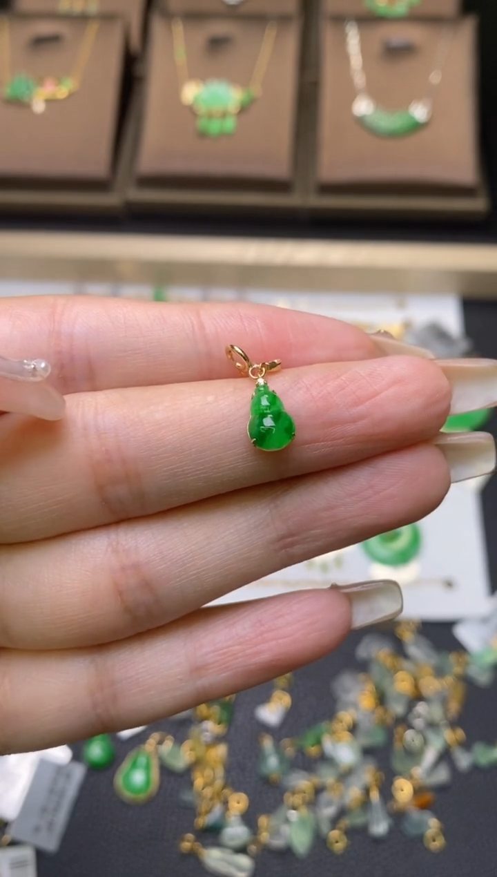 翡翠18K金镶嵌颈饰净货35659