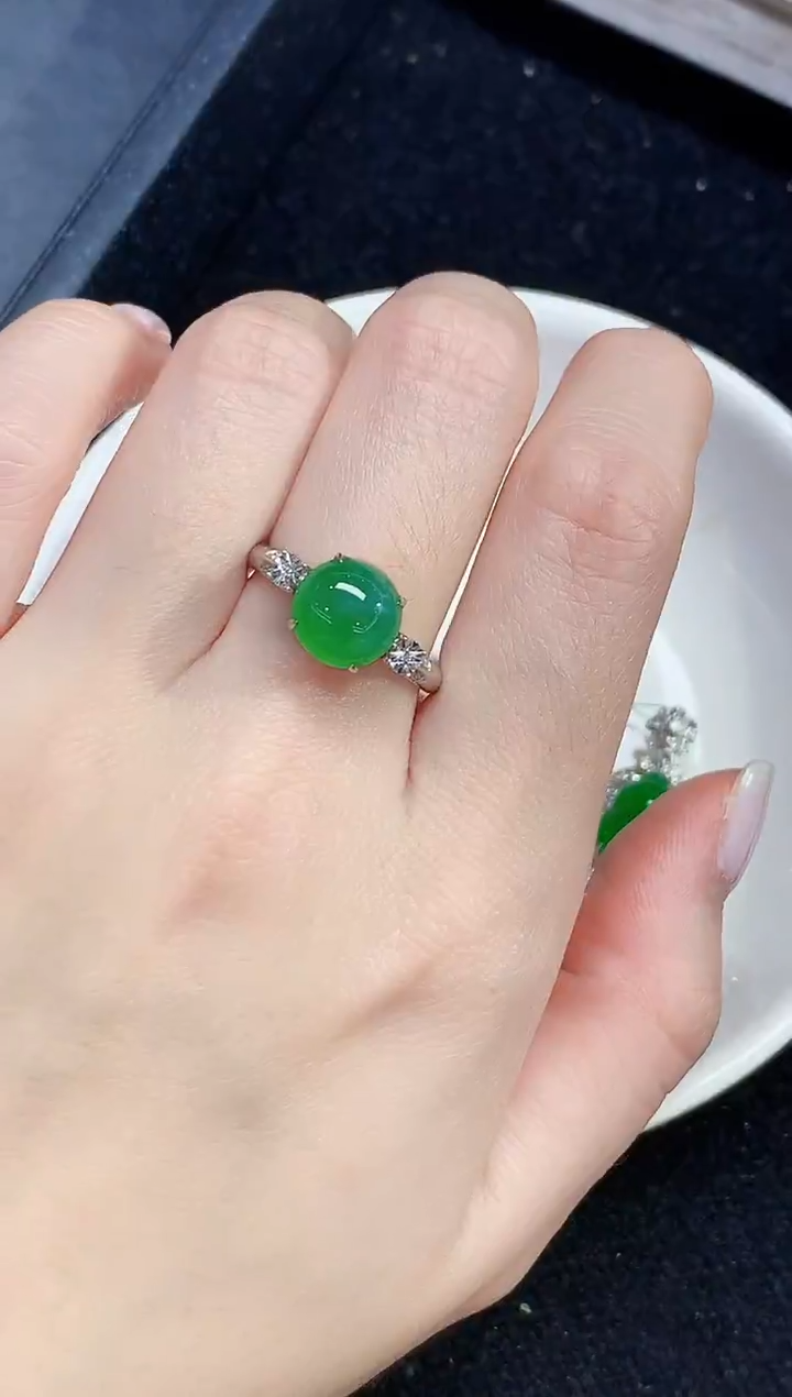 18K金镶嵌戒指翡翠L1731多样性发其一