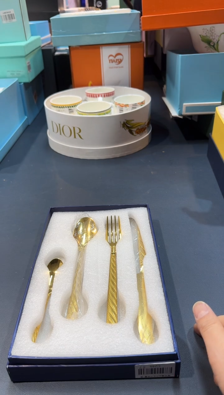 【闪购商品】碗C235全场正品，京东包邮