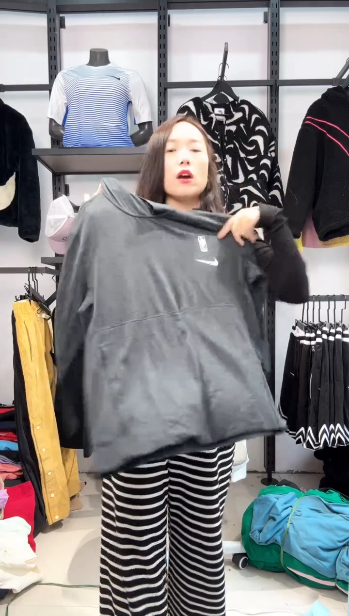 2601 编码  瑕疵直播间过款为准 尺码L