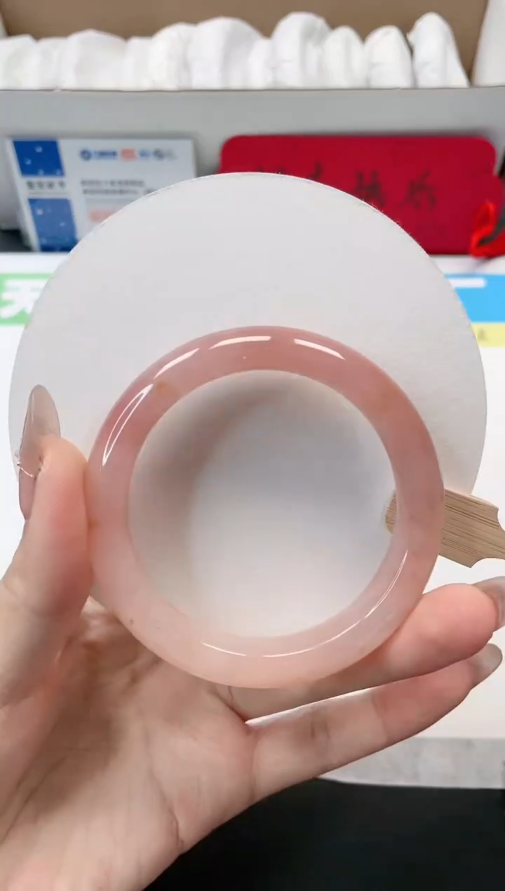 【闪购商品】石英质玉手镯未镶嵌146-54