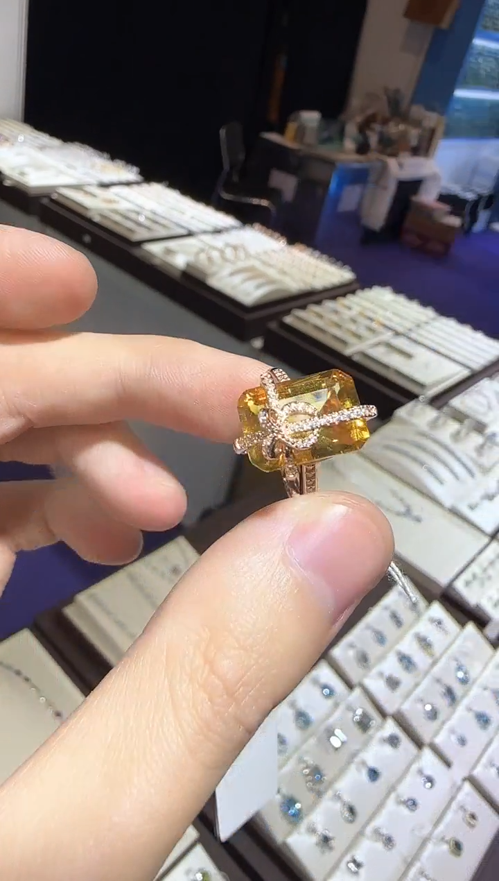 【闪购商品】黄晶戒指银S925镶嵌10*14mm