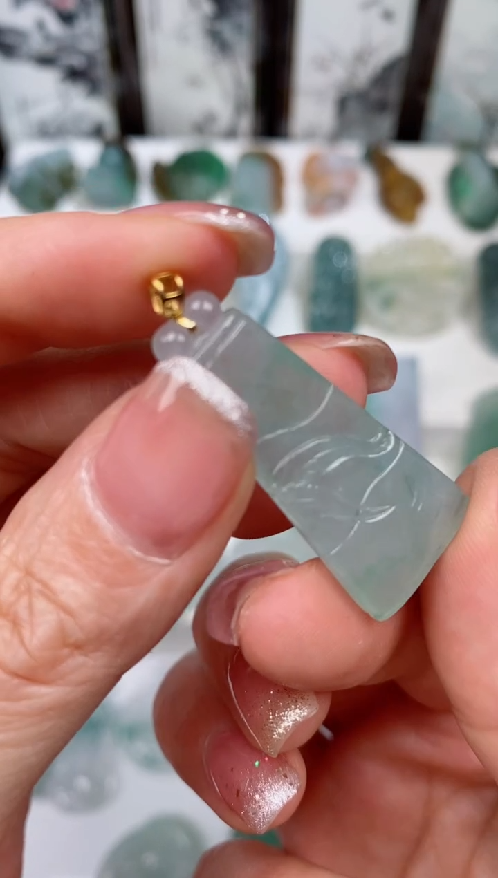 【闪购商品】翡翠颈饰18K金镶嵌吊坠