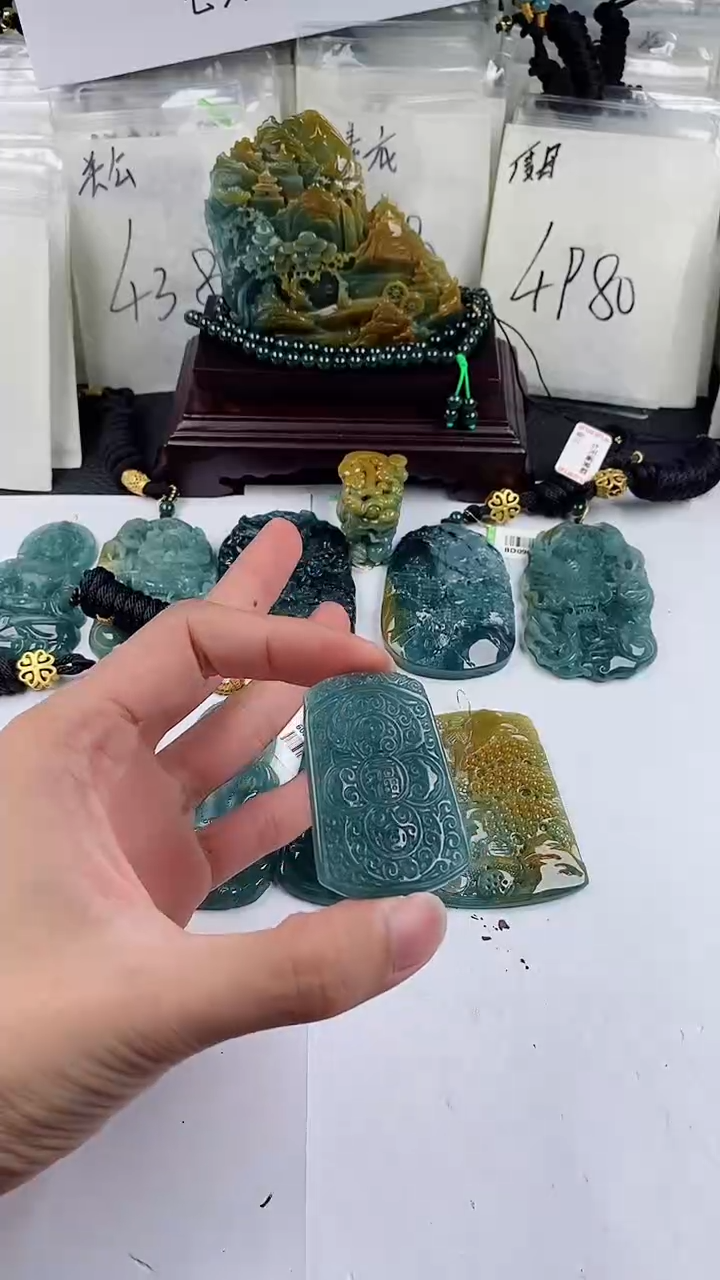 【闪购商品】翡翠颈饰未镶嵌