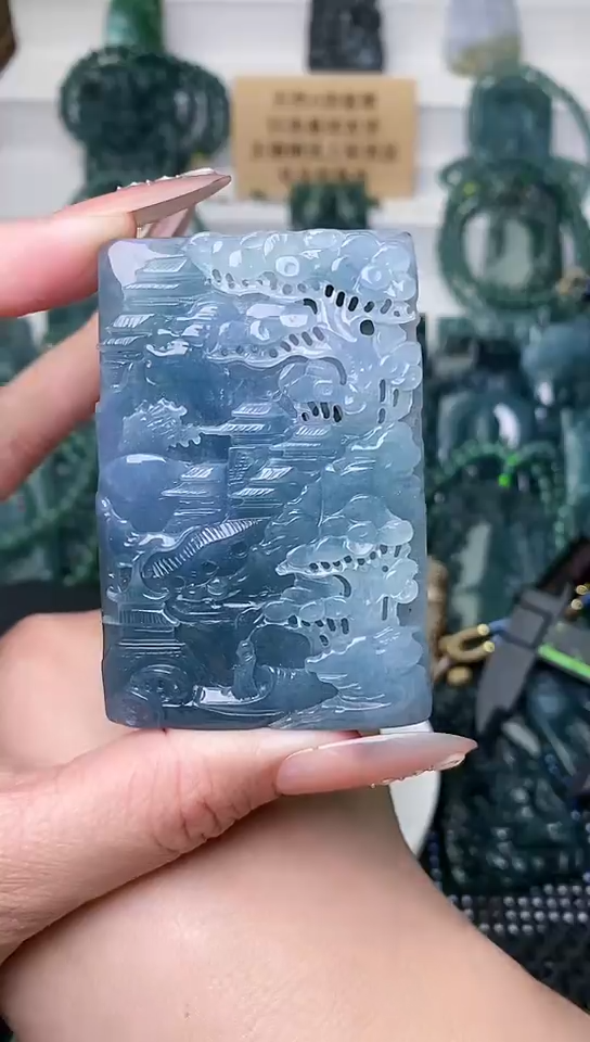颈饰未镶嵌翡翠 