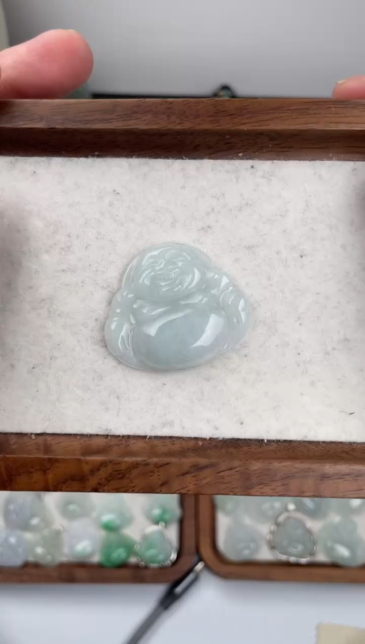 颈饰未镶嵌翡翠佛公