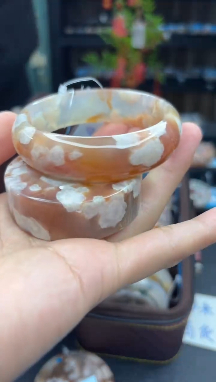 【闪购商品】石英质玉手镯未镶嵌586（62圈赠送镯心）