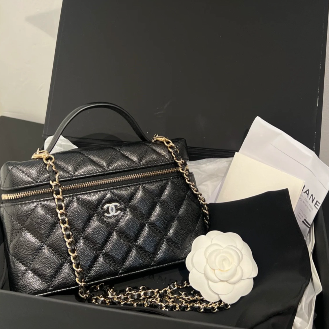 未使用 Chanel/香奈儿 小花6珊 25C饭盒包 黑色 镭射标 浅金扣 包