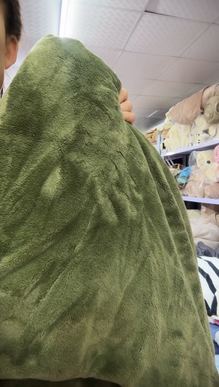 法兰绒绿色毛毯2*1.8
